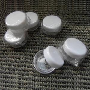 Wholesale Plastic Container Mini Cosmetic Packaging Jar Free Sample